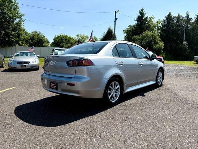 Photo of 2016 Silver Mitsubishi Lancer