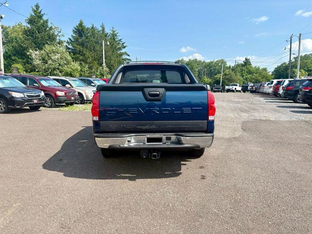 Photo of 2006 Bermuda Blue Metallic Chevrolet Avalanche