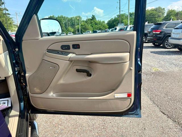 Photo of 2006 Bermuda Blue Metallic Chevrolet Avalanche