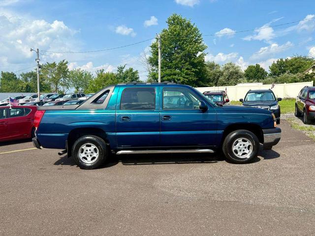 Photo of 2006 Bermuda Blue Metallic Chevrolet Avalanche