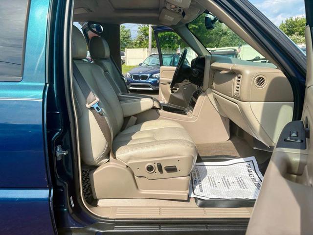 Photo of 2006 Bermuda Blue Metallic Chevrolet Avalanche