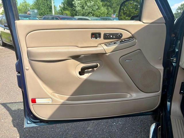 Photo of 2006 Bermuda Blue Metallic Chevrolet Avalanche