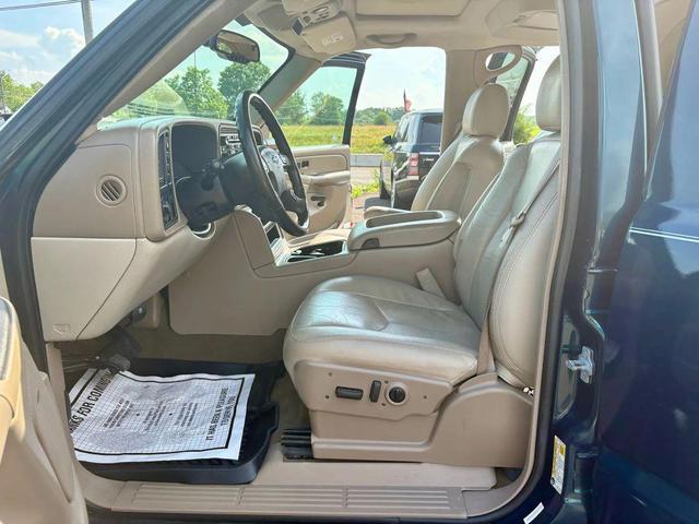 Photo of 2006 Bermuda Blue Metallic Chevrolet Avalanche