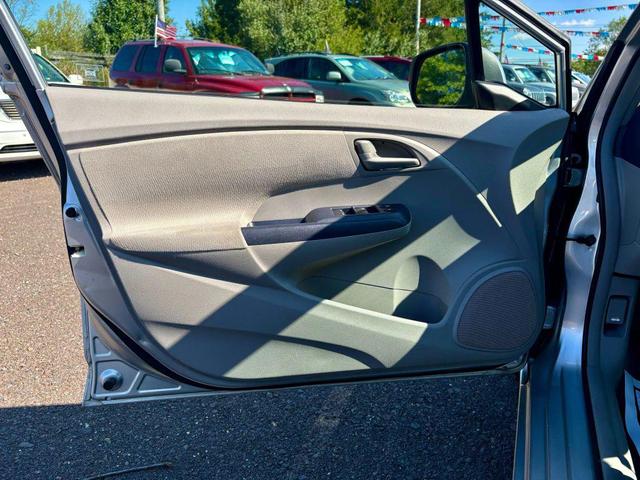 Photo of 2010 Alabaster Silver Metallic Honda Insight