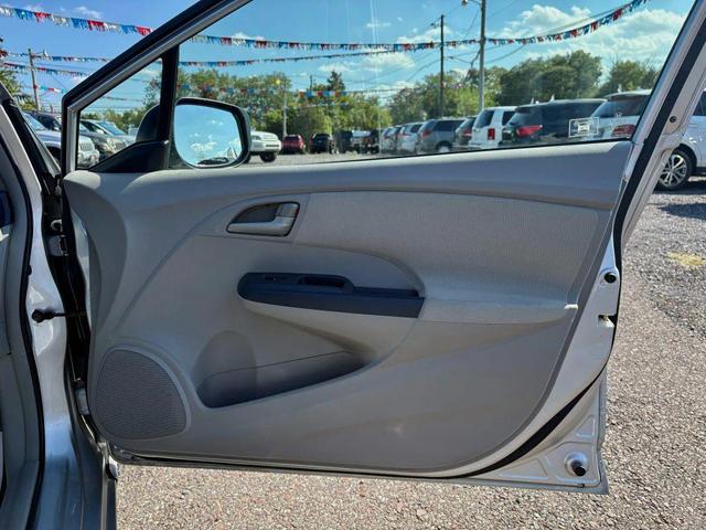 Photo of 2010 Alabaster Silver Metallic Honda Insight