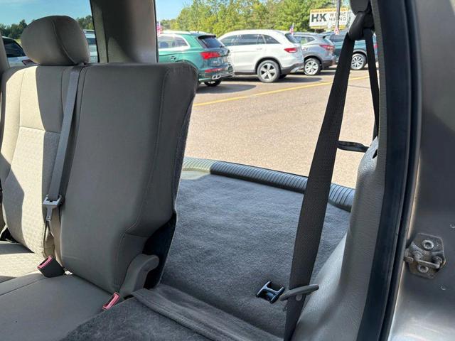 Photo of 2006 Light Khaki Metallic Clearcoat Jeep Liberty