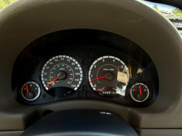 Photo of 2006 Light Khaki Metallic Clearcoat Jeep Liberty