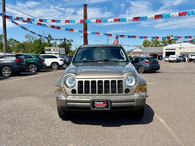 Photo of 2006 Light Khaki Metallic Clearcoat Jeep Liberty