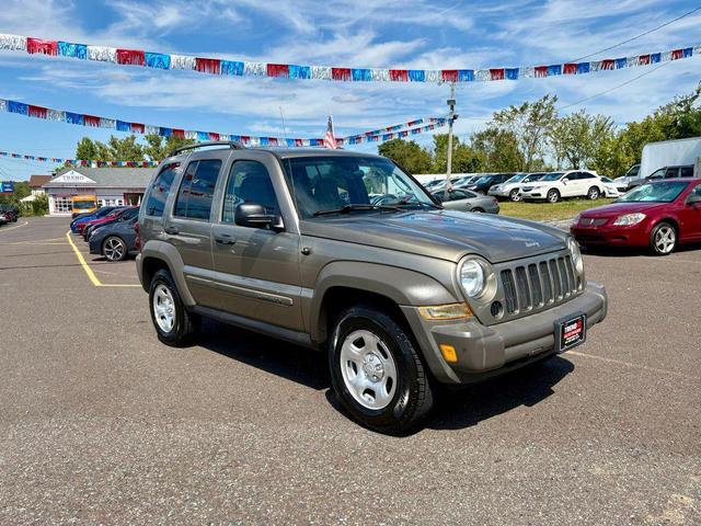 Photo of 2006 Light Khaki Metallic Clearcoat Jeep Liberty