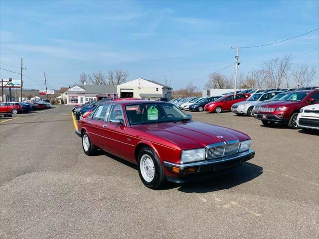 Photo of 1990 RED Jaguar XJ6