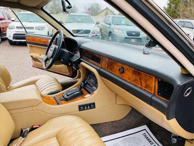 Photo of 1990 RED Jaguar XJ6