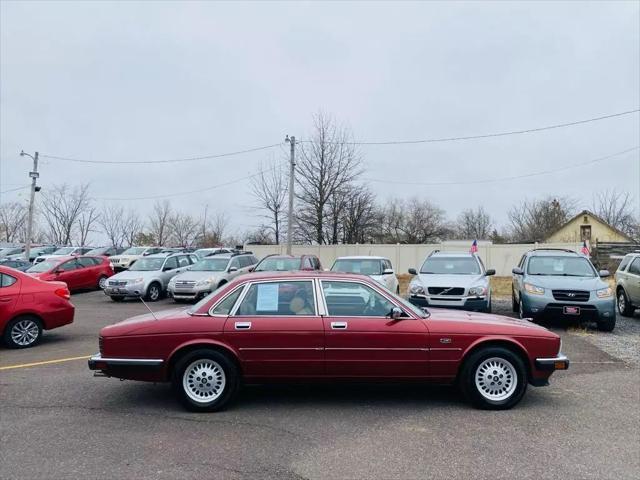 Photo of 1990 RED Jaguar XJ6
