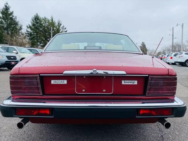 Photo of 1990 RED Jaguar XJ6