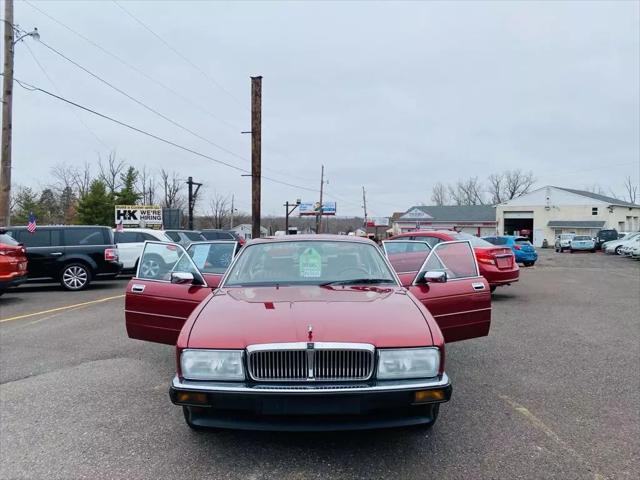 Photo of 1990 RED Jaguar XJ6