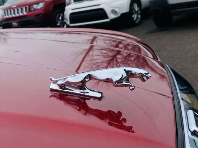 Photo of 1990 RED Jaguar XJ6