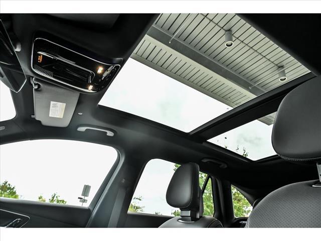 Photo of 2026 Polar White Mercedes-Benz GLC 300