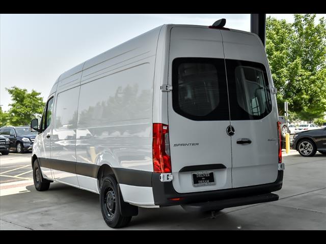 Photo of 2025 Arctic White Mercedes-Benz Sprinter 2500