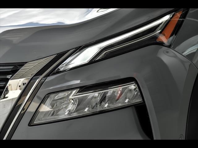 Photo of 2021 Gray Nissan Rogue