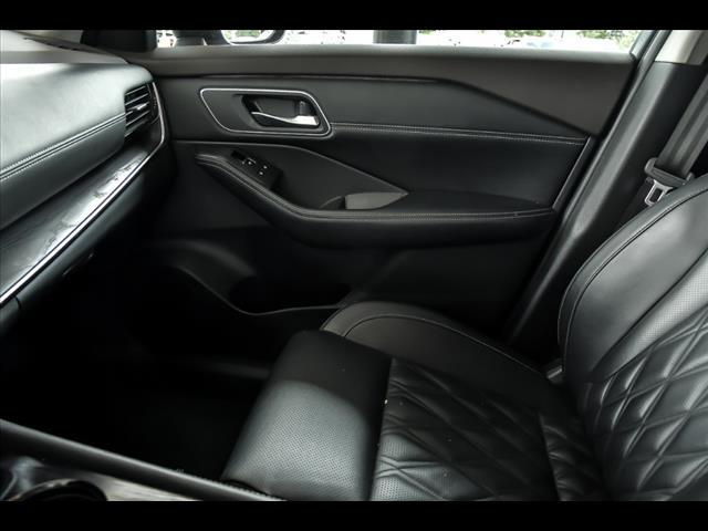 Photo of 2021 Gray Nissan Rogue