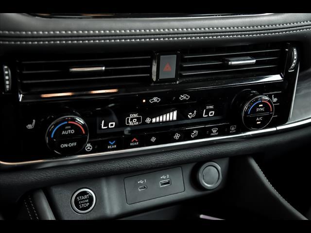 Photo of 2021 Gray Nissan Rogue