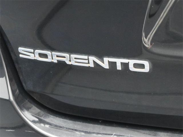 Photo of 2020 Ebony Black Kia Sorento
