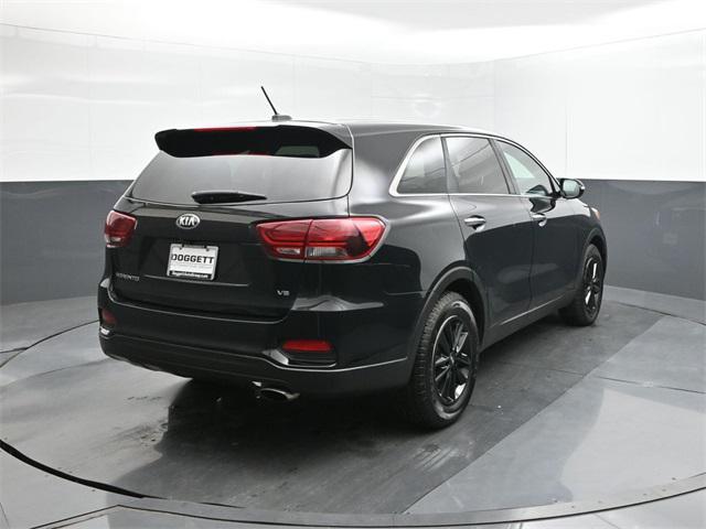 Photo of 2020 Ebony Black Kia Sorento