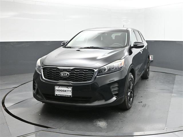 Photo of 2020 Ebony Black Kia Sorento