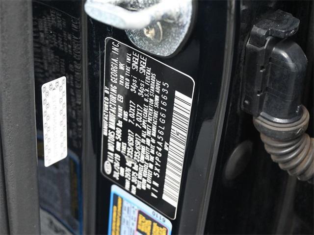 Photo of 2020 Ebony Black Kia Sorento