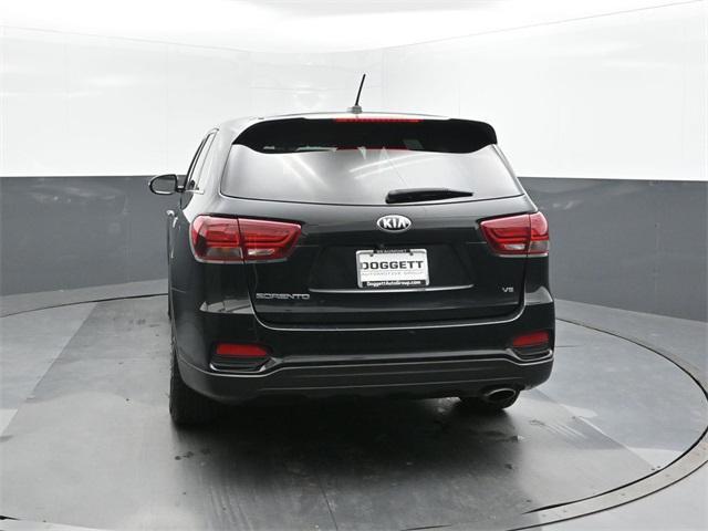 Photo of 2020 Ebony Black Kia Sorento