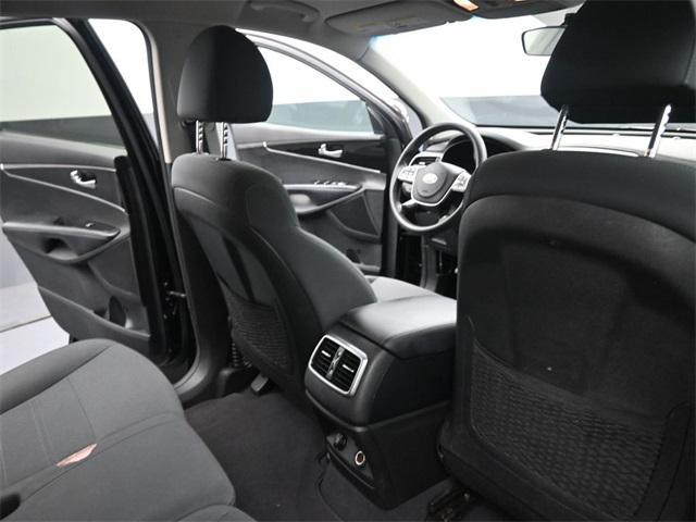 Photo of 2020 Ebony Black Kia Sorento