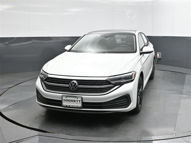 Photo of 2023 Opal White Volkswagen Jetta