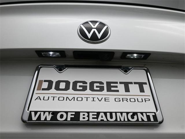 Photo of 2023 Opal White Volkswagen Jetta