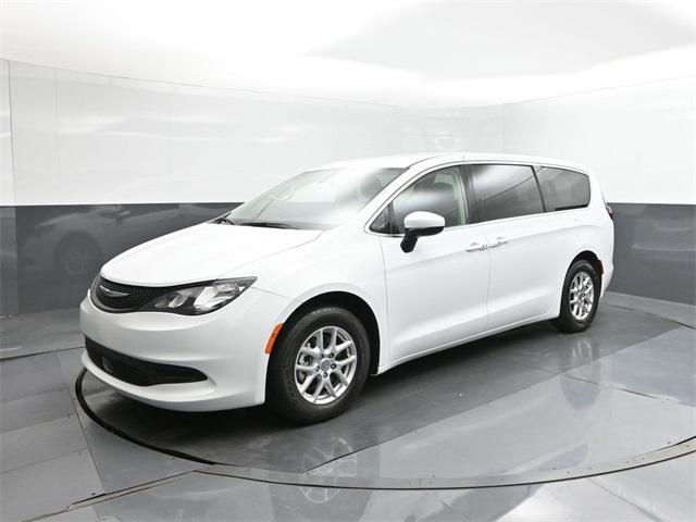 2022 Chrysler Voyager