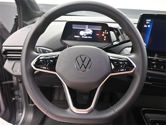 Photo of 2024 Silver Mist Metallic Volkswagen ID.4