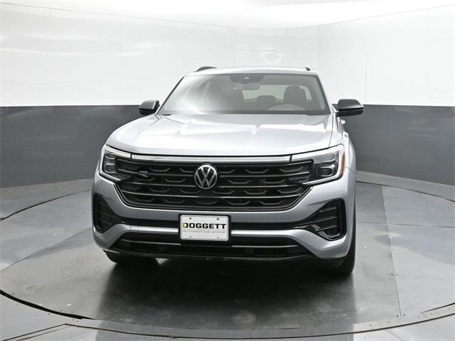 Photo of 2025 Silver Mist Metallic Volkswagen Atlas Cross Sport