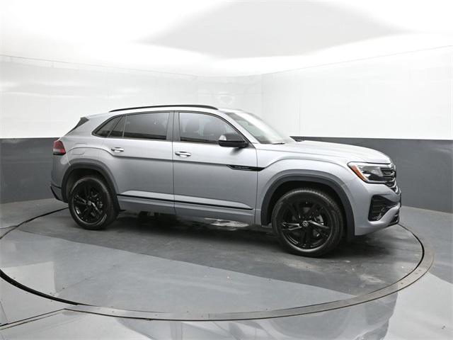 Photo of 2025 Silver Mist Metallic Volkswagen Atlas Cross Sport