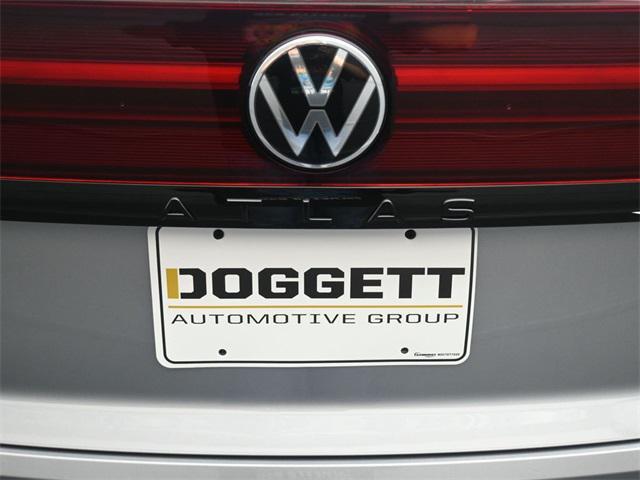 Photo of 2025 Silver Mist Metallic Volkswagen Atlas Cross Sport