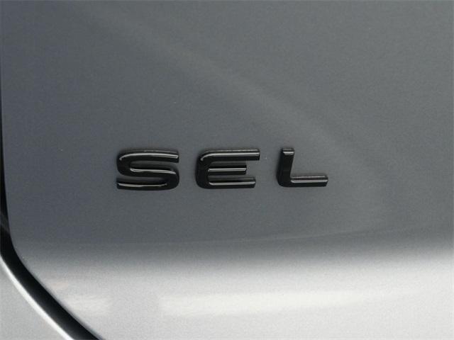 Photo of 2025 Silver Mist Metallic Volkswagen Atlas Cross Sport