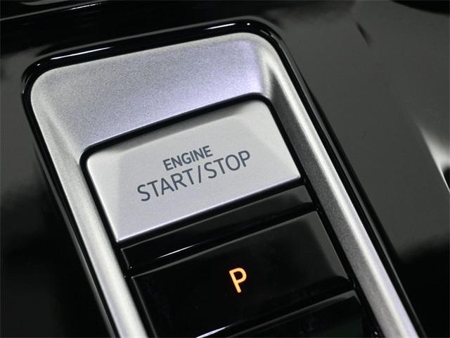 Photo of 2025 Silver Mist Metallic Volkswagen Atlas Cross Sport