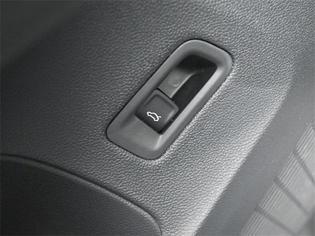 Photo of 2025 Silver Mist Metallic Volkswagen Atlas Cross Sport