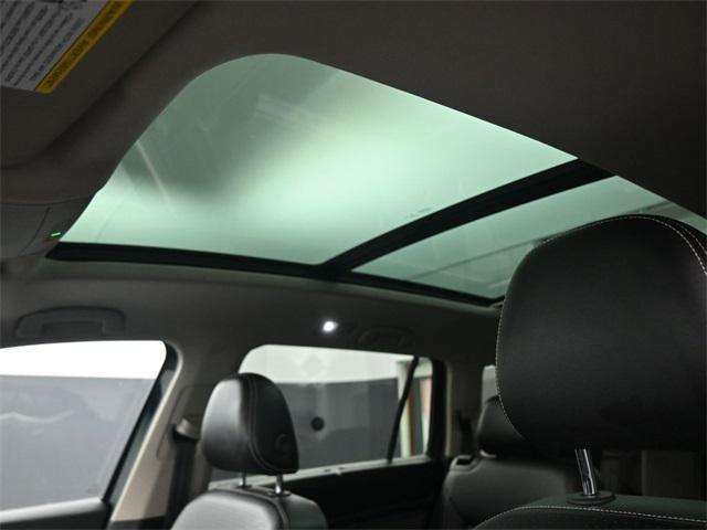 Photo of 2022 Racing Green Volkswagen Atlas