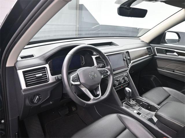 Photo of 2022 Racing Green Volkswagen Atlas