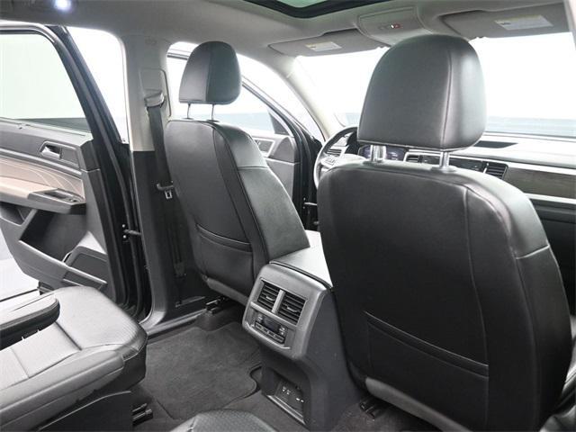 Photo of 2022 Racing Green Volkswagen Atlas