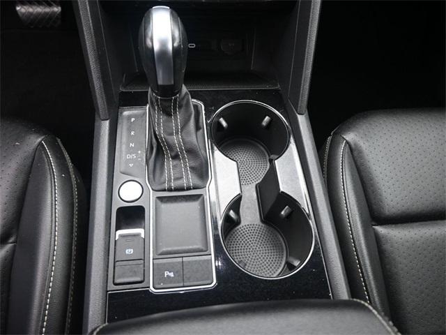 Photo of 2022 Racing Green Volkswagen Atlas