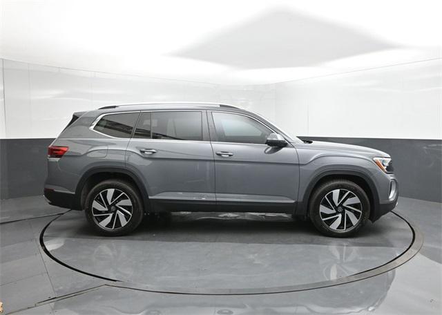 Photo of 2025 Pure Gray Volkswagen Atlas