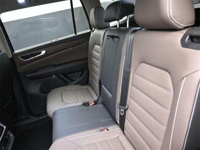 Photo of 2025 Pure Gray Volkswagen Atlas