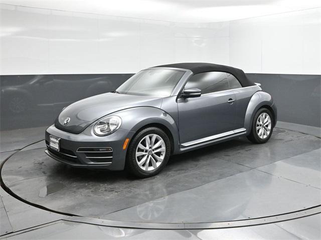 Photo of 2017 Platinum Gray Metallic/Black Roof Volkswagen Beetle