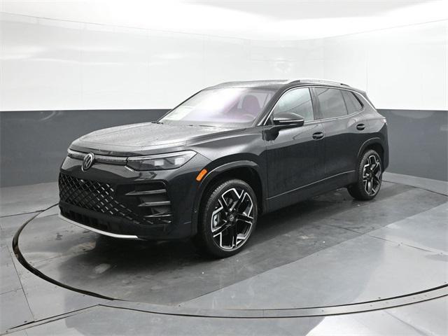 Photo of 2025 Deep Black Pearl Volkswagen Tiguan