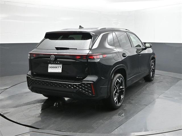 Photo of 2025 Deep Black Pearl Volkswagen Tiguan