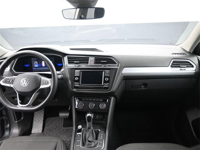 Photo of 2023 Platinum Gray Metallic Volkswagen Tiguan